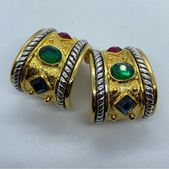 Vintage 80’s NWOT Emerald Sapphire Ruby Rhinestone Gold Tone Clip Earrings - Picture 3 of 8